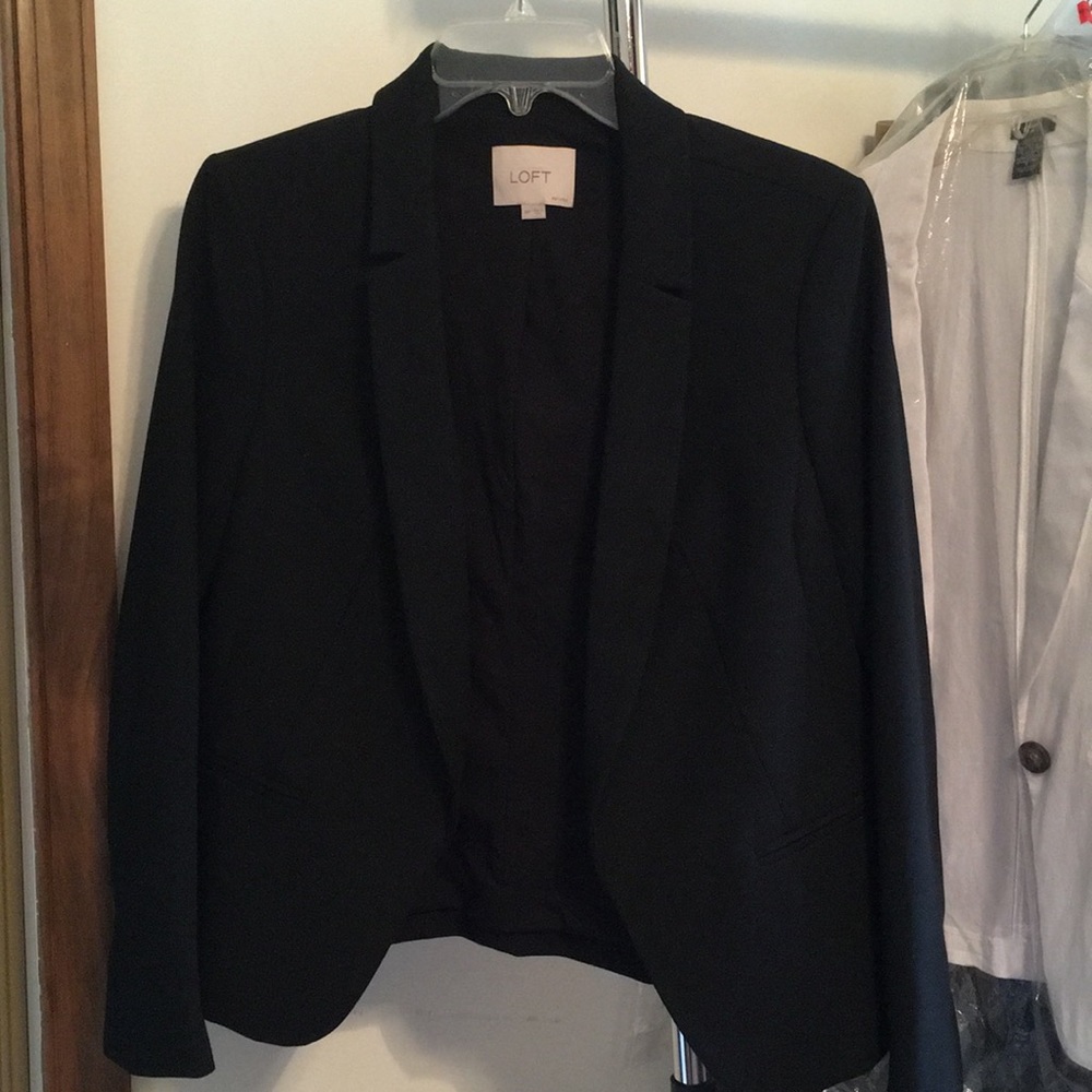 Black, women’s business blazer